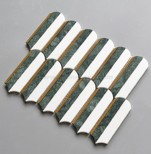 Azulejos de mosaico de arco con mármol de piedra natural verde y azulejos de patrón de Chevron de metal
